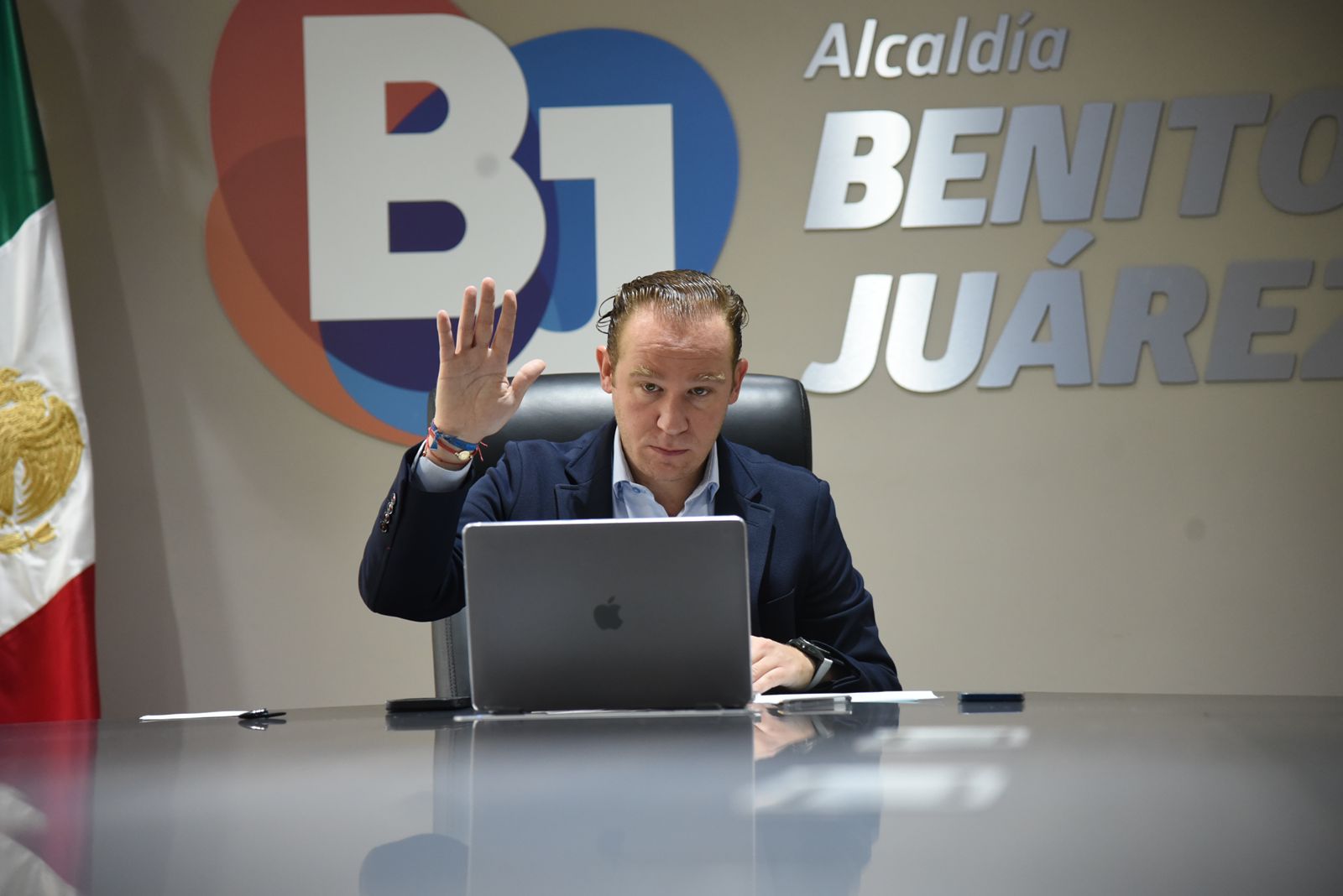 Santiago Taboada a la baja; su evaluación como alcalde de Benito Juárez cae en agosto