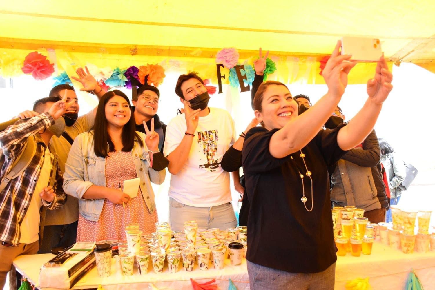 Alcaldesa de Tláhuac se une al festejo del Tecnológico III en su 13 Aniversario