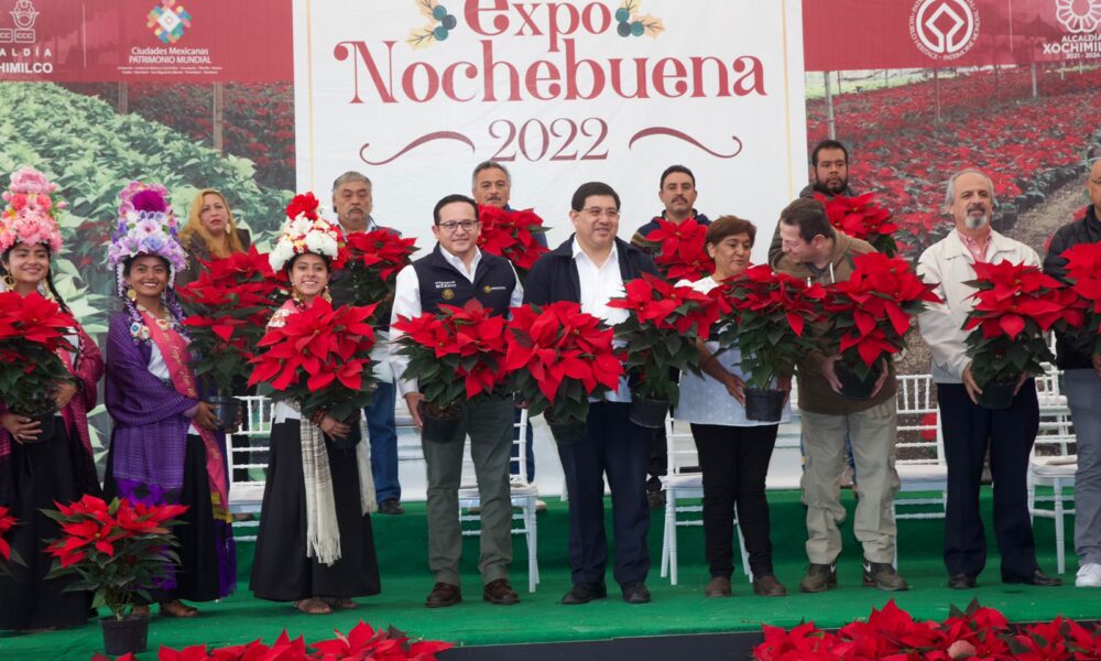 Encabeza José Carlos Acosta arranque de la venta de flor de Nochebuena en Xochimilco