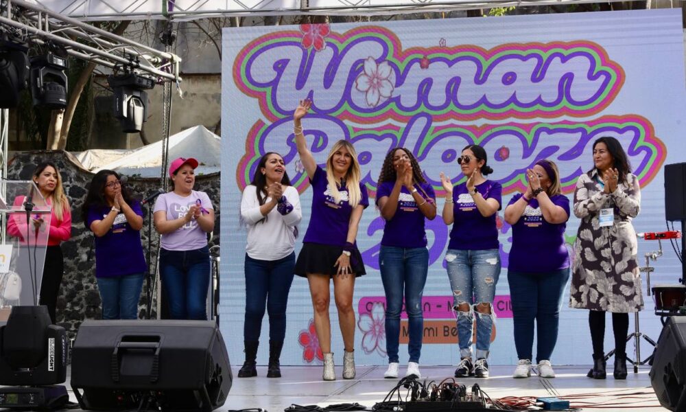 Mujeres alzan la voz en Festival Artístico en Coyoacán