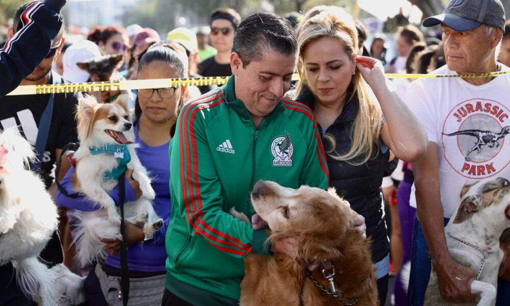 Participan cientos en ‘Maratón Canino’ en Coyoacán