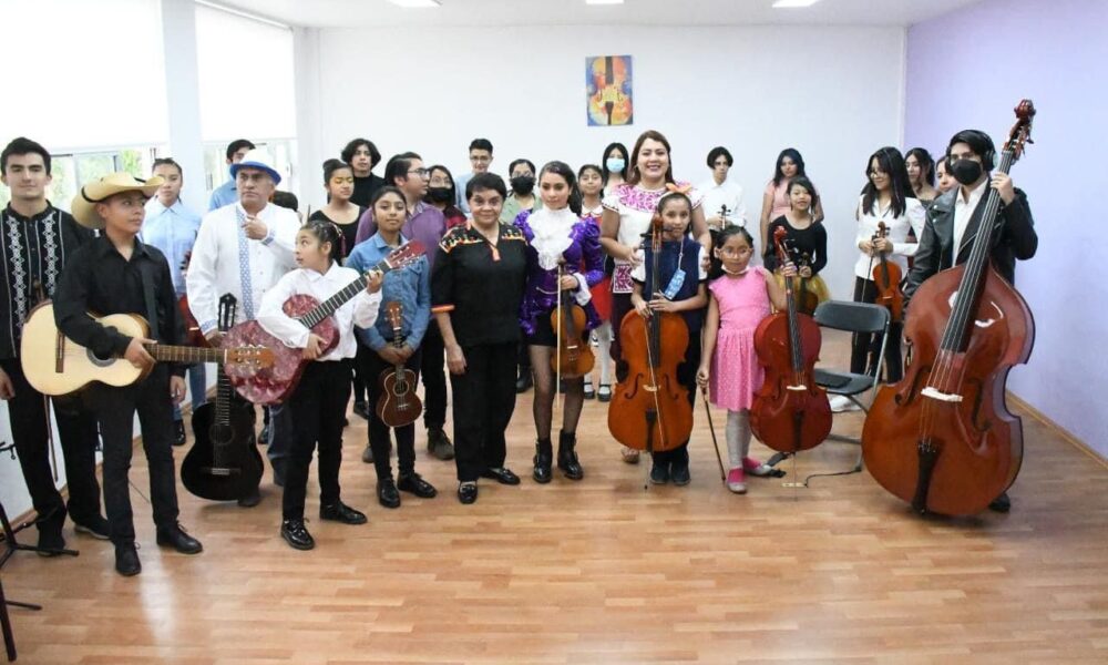 Fundadora del Ballet Folclórico Nacional de México visitó “Escuela para la Vida”, en Tláhuac