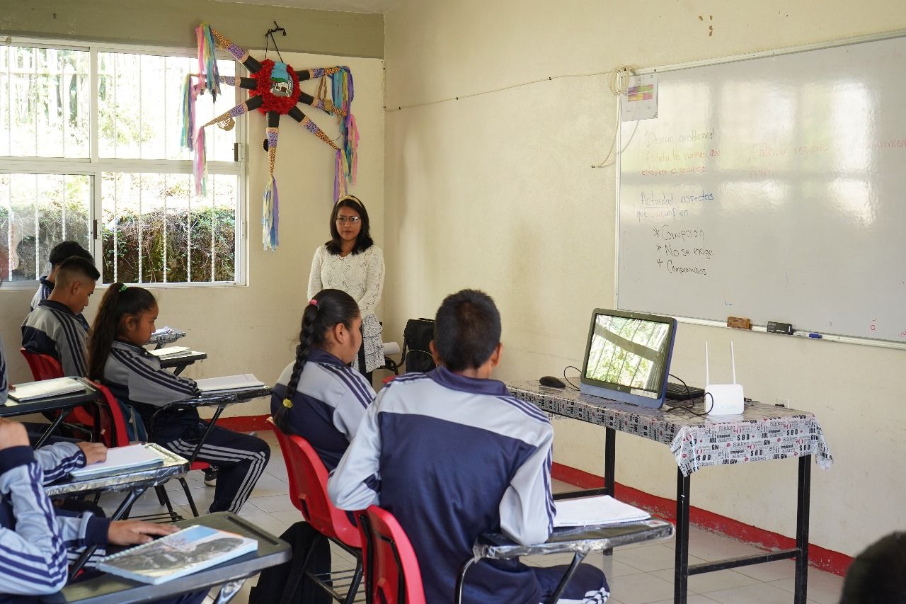 Viasat en el marco del proyecto de CFETEit impulsa el desarrollo de 1,169 comunidades rurales en México