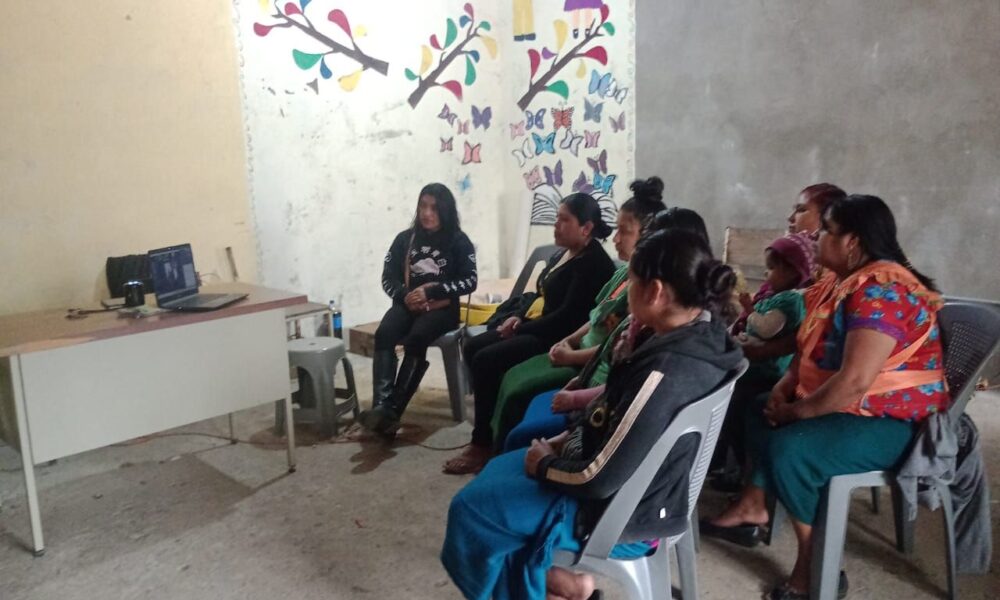 Viasat México digitaliza a mujeres rurales con el “Programa de Embajadoras”
