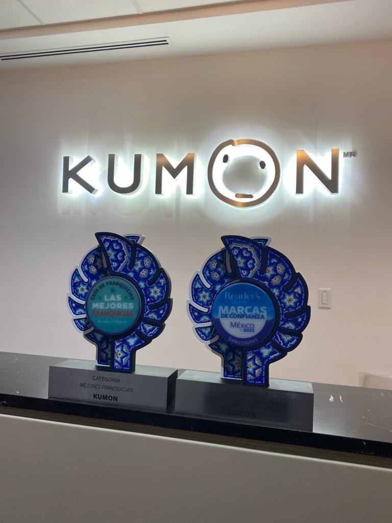 Premian y reconocen a Kumon como marca lider