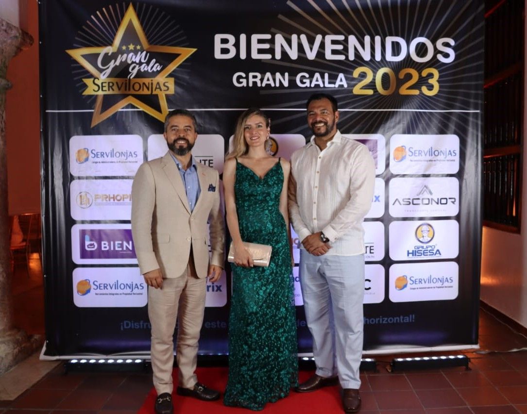 Sharon Pardo Sarmiento gana los Premios Diamante Calidad Total en Administración de Propiedad Horizontal en Colombia