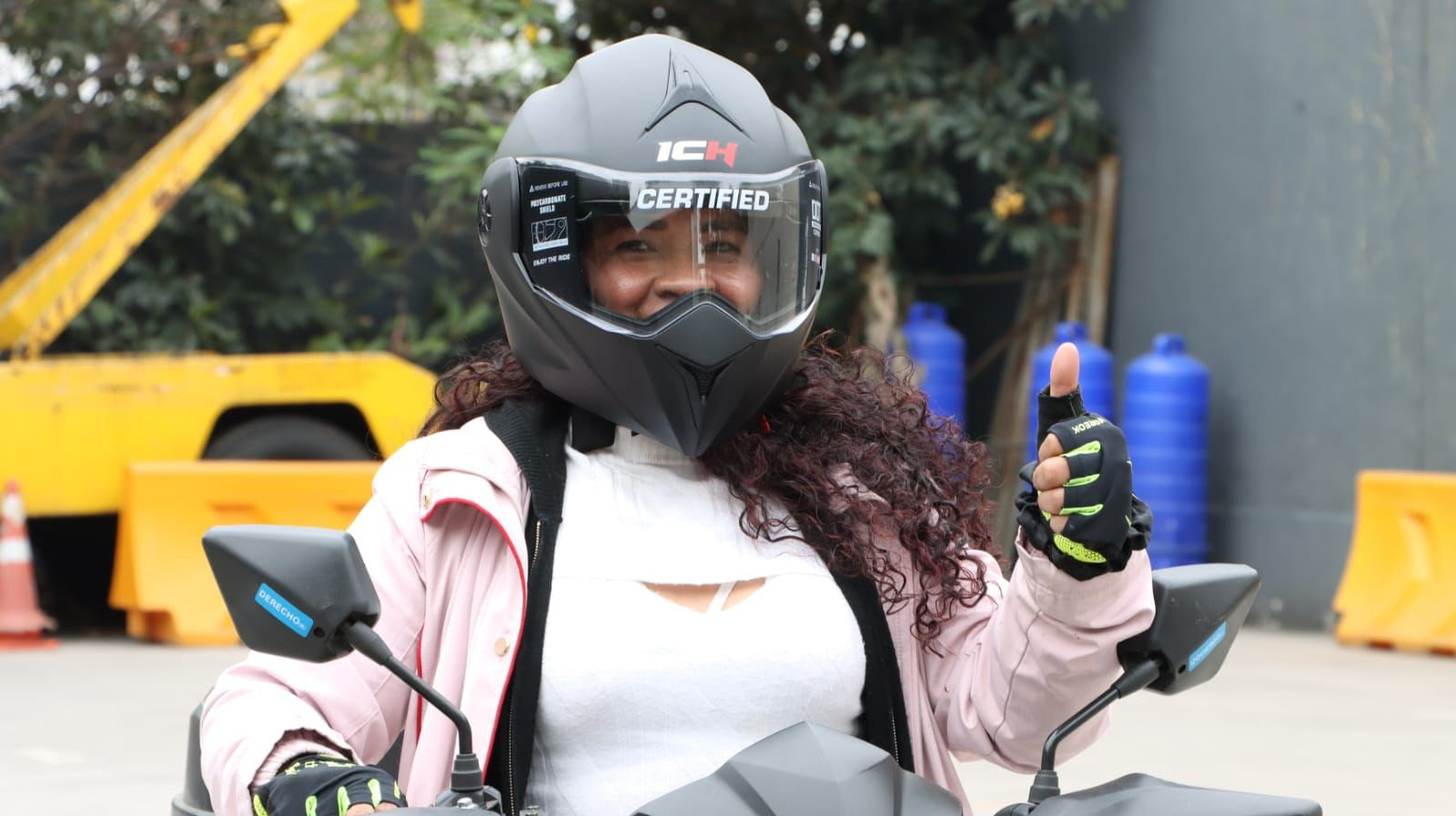 Reparten primeros cascos ‘certificados’ para motociclistas en la CDMX