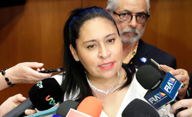 Senadora Ana Lilia Rivera celebra igualdad salarial en el deporte profesional