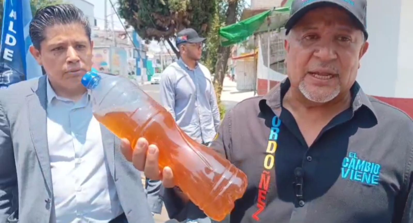 Daniel Ordoñez denuncia agua contaminada en Iztacalco