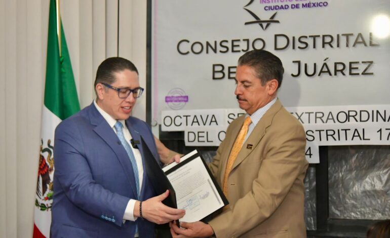 Luis Mendoza ya es alcalde de Benito Juárez, recibe constancia de mayoría