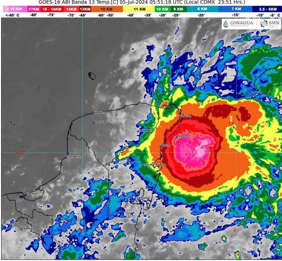 Beryl tocó tierra esta madrugada como huracán de categoría 2, al norte de Tulum, Quintana Roo